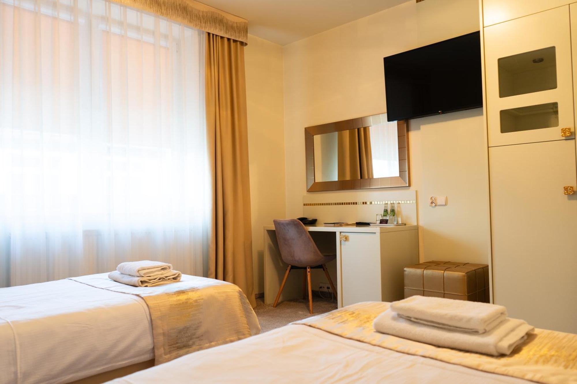Hotel Court Wellness&Spa Kędzierzyn-Koźle Exterior foto